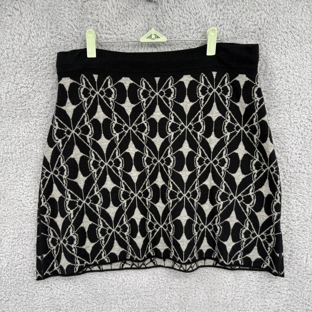 Title Nine Super‎ Power Reversible Merino Wool Knit Skirt Sz L Black White Print
